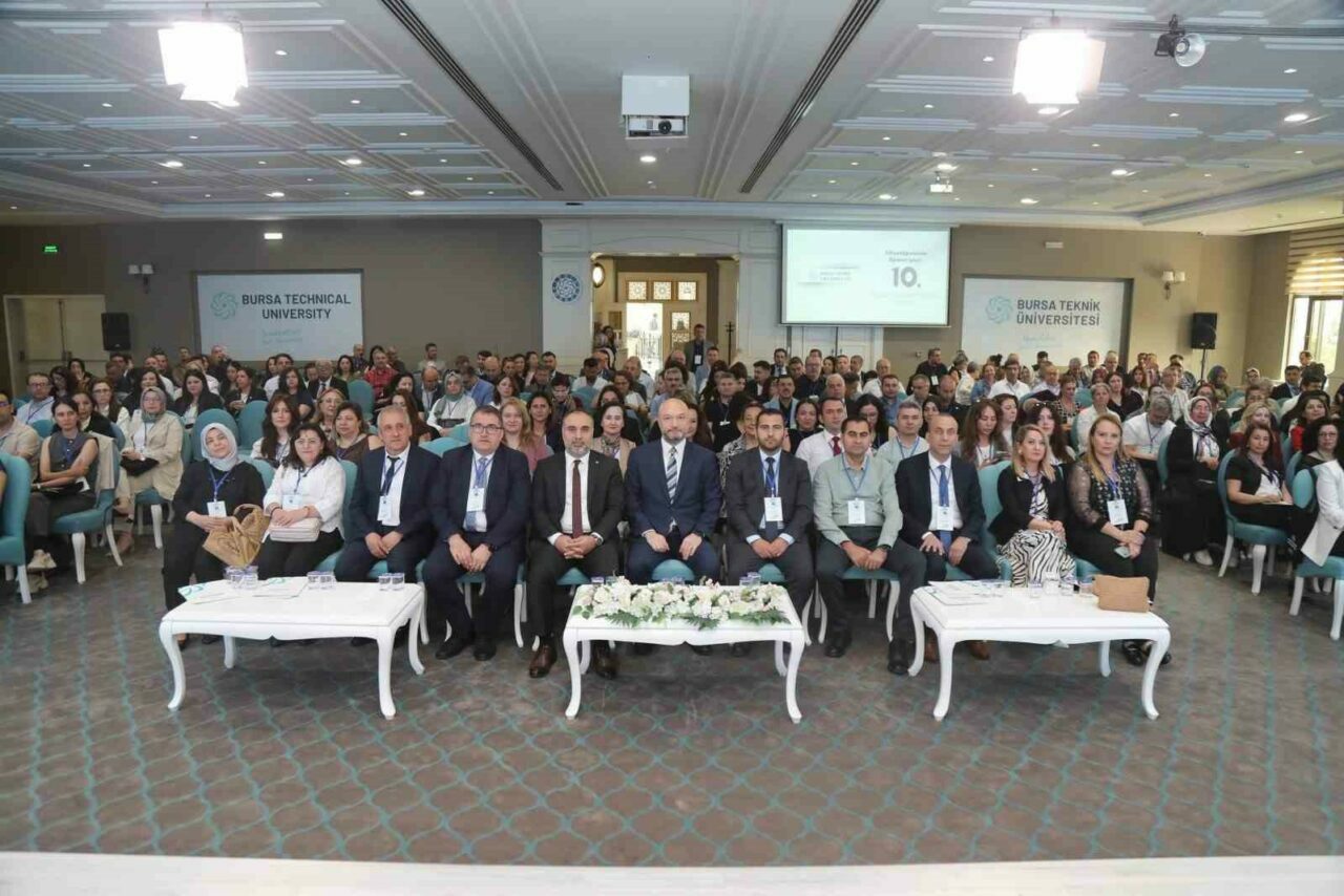 BTÜ’de öğrenci işleri zirvesi: 144 üniversite bir araya geldi