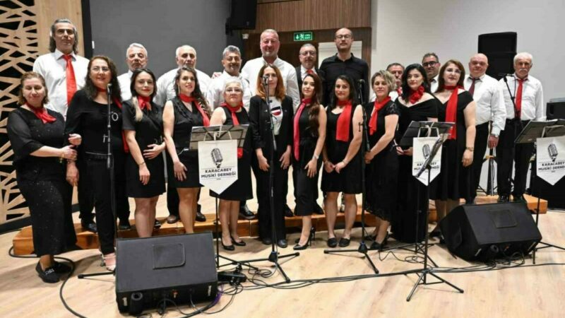 Bursa Karacabey’de sanat dolu gece Karacabey’de düzenlenen "Öyküleriyle Türküler" programı, türkülerin dokunaklı öyküleri ve ezgileriyle