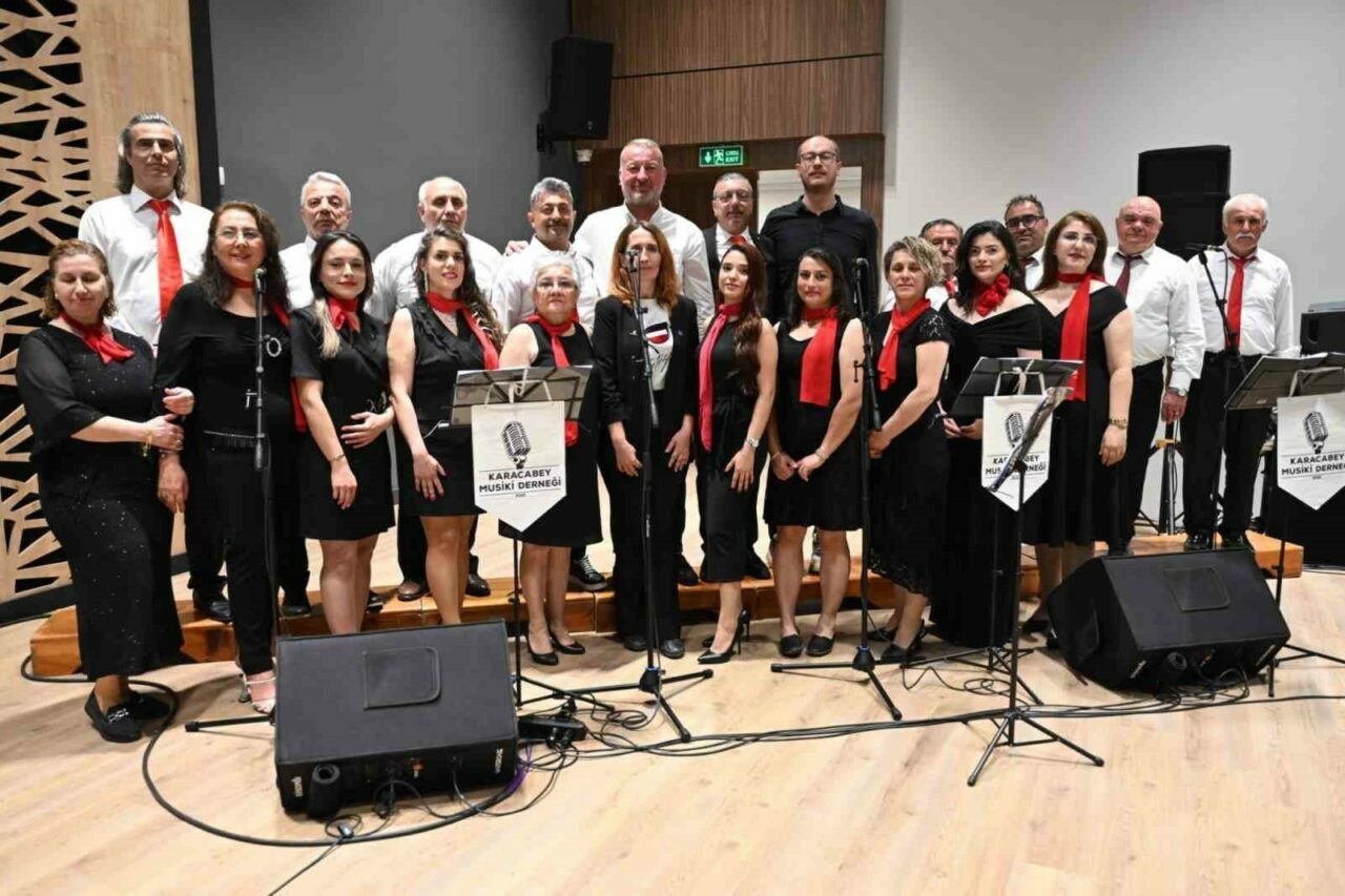 Bursa Karacabey’de sanat dolu gece Bursa Karacabey’de sanat dolu gece