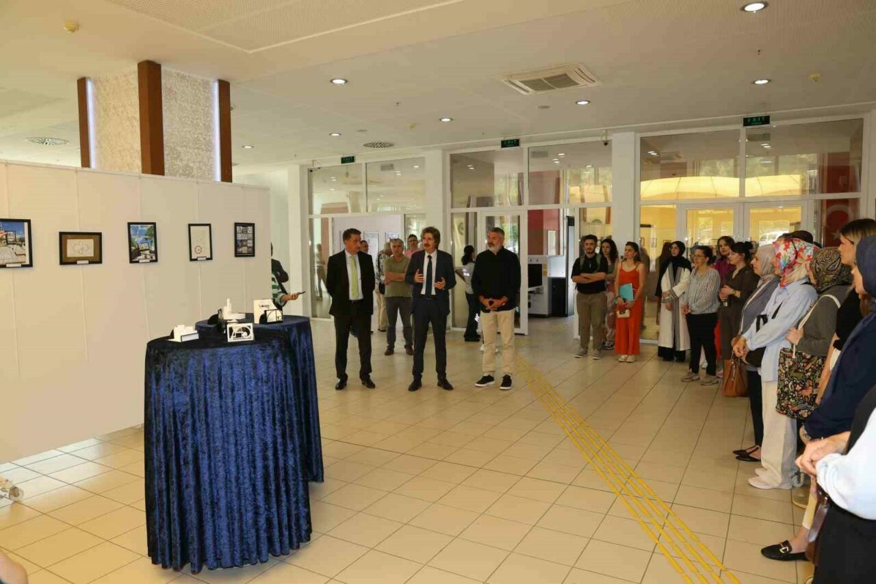 Bursa Uludağ Üniversitesi’nde Mimar Sinan sergisi açıldı