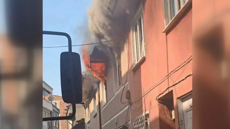 Bursa’da korku dolu anlar Bursa’nın İnegöl ilçesinde, yabancı uyruklu ailenin yaşadığı 2 katlı binanın