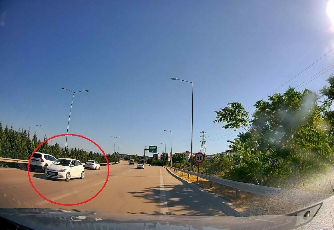 Bursa’da akıl almaz görüntüler! Otobanda ters şeritte…