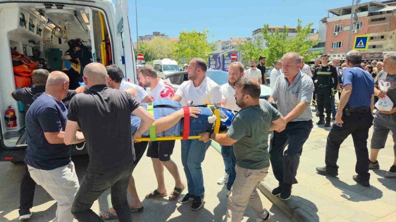 Bursa’da inanılmaz kaza: Fren yerine gaza basınca yayalara çarptı