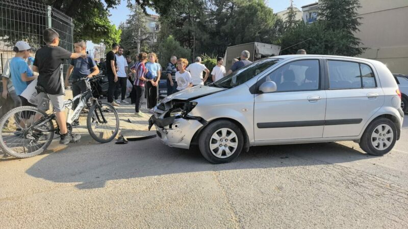 Bursa’da otomobille çarpışan motosikletli ağır yaralandı Bursa'nın İnegöl ilçesinde otomobille çarpışan motosikletin sürücüsü Eyüp Y. (38),