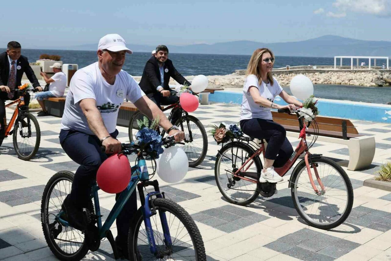 Bursa’da ‘Süslü Bisikletler’ ile temiz çevreye dikkat çekildi Bursa’da ‘Süslü Bisikletler’ ile temiz çevreye dikkat çekildi