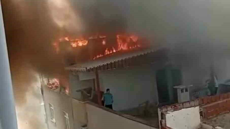 Bursa’da yangın paniği! Alev alev yandı Bursa’da yangın paniği! Alev alev yandı