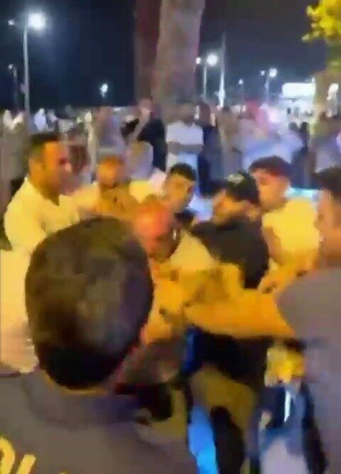 Bursa’da zabıta memurlarıyla seyyar satıcılar birbirlerine girdi