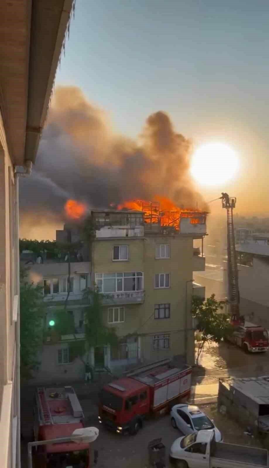 Bursa’daki çatı katı yangınında 1 kişi hayatını kaybetti