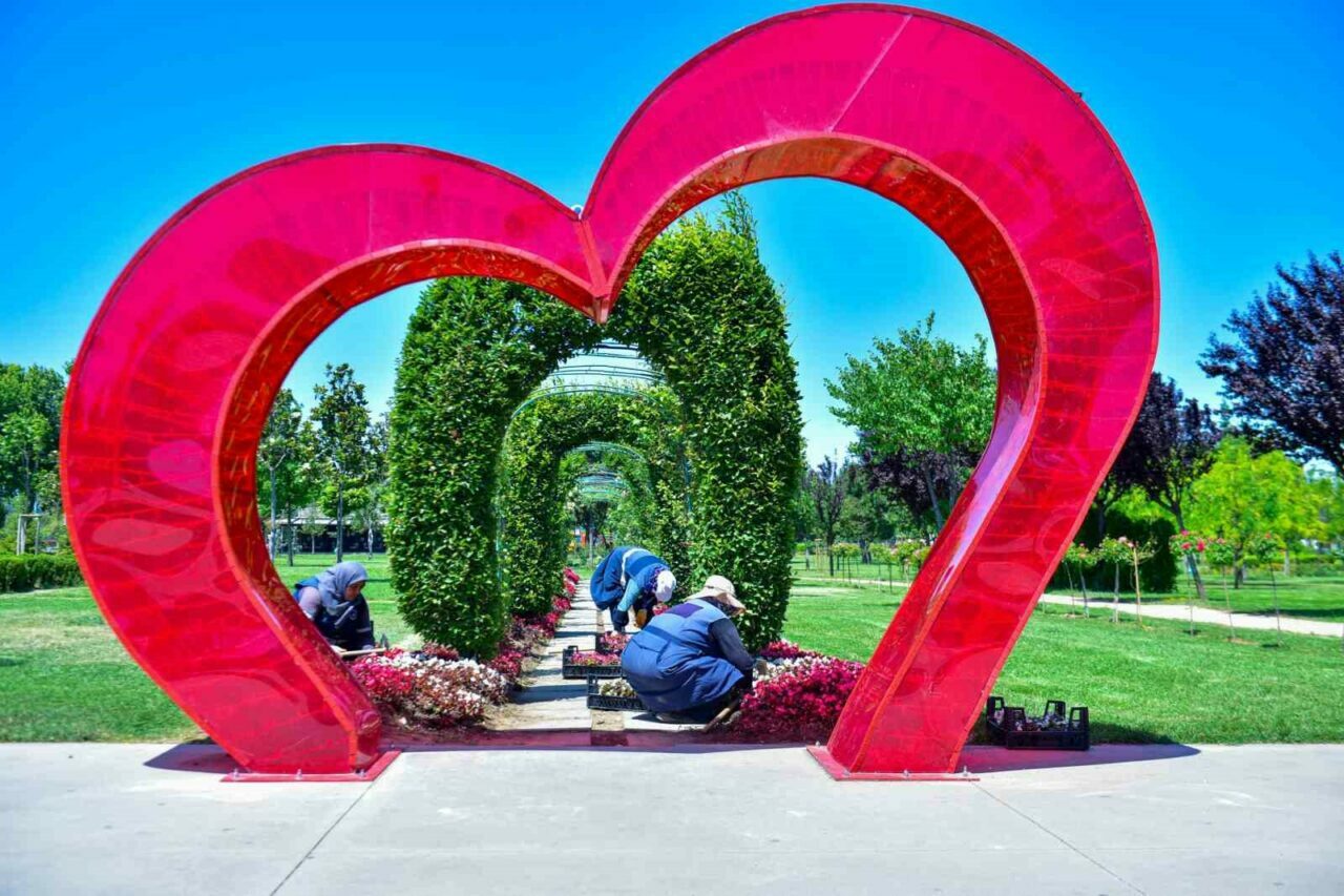 Bursa’nın parkları yaza hazır