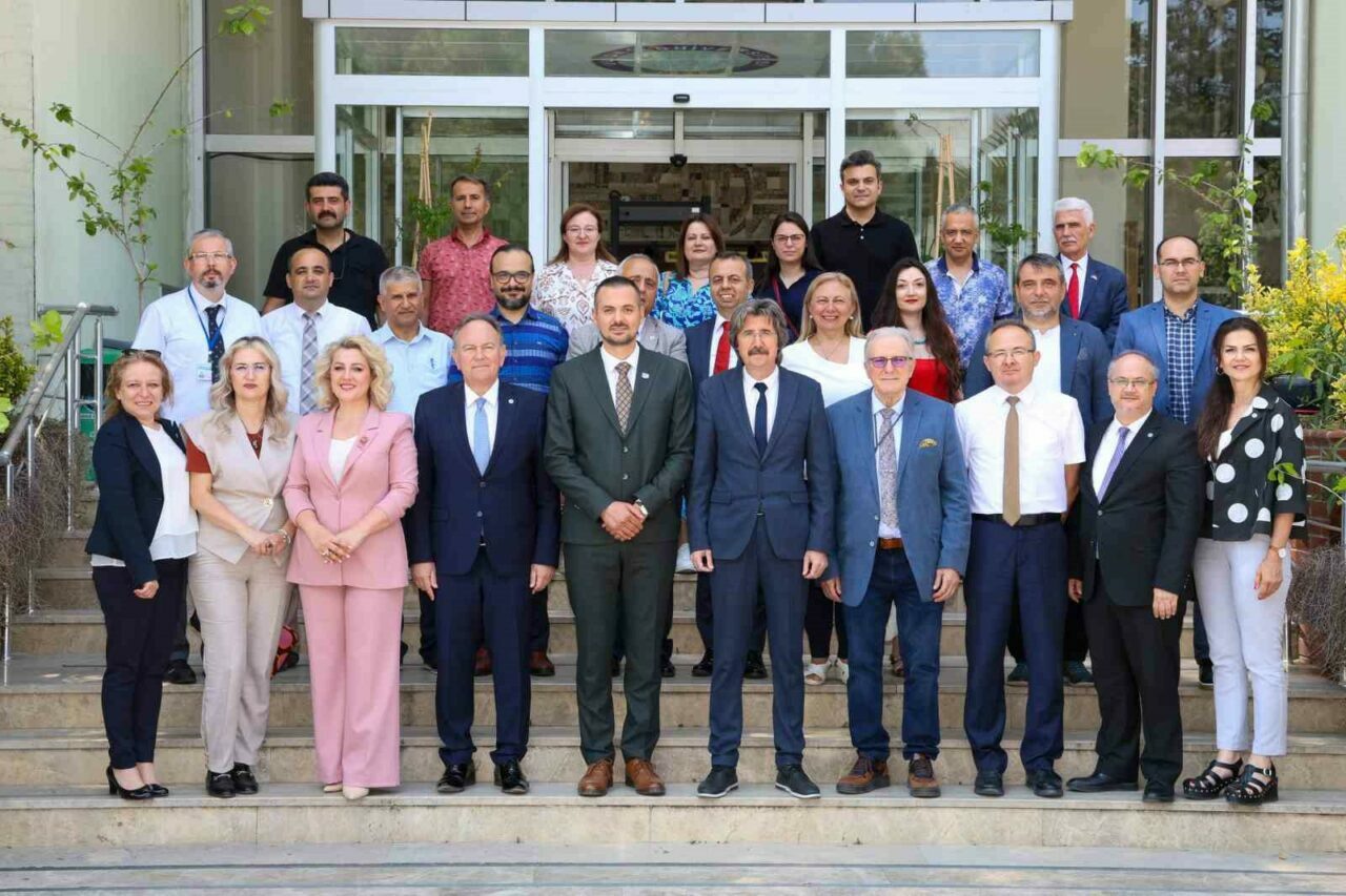 BUÜ ve Gjakova Fehmi Agani Üniversitesi arasında uluslararası işbirliği BUÜ ve Gjakova Fehmi Agani Üniversitesi arasında uluslararası işbirliği