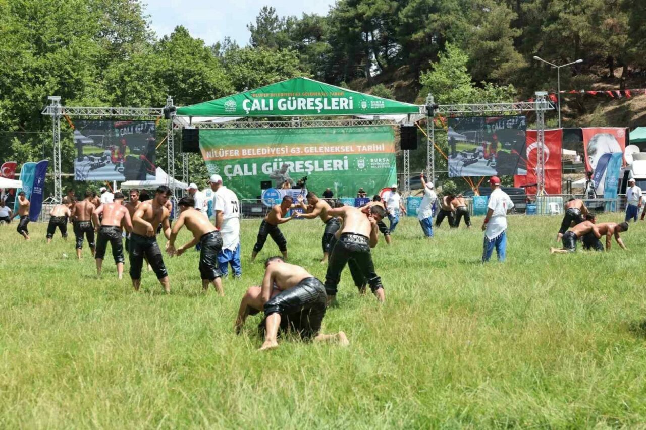 Geleneksel Tarihi Çalı Güreşleri’nde başpehlivan belli oldu