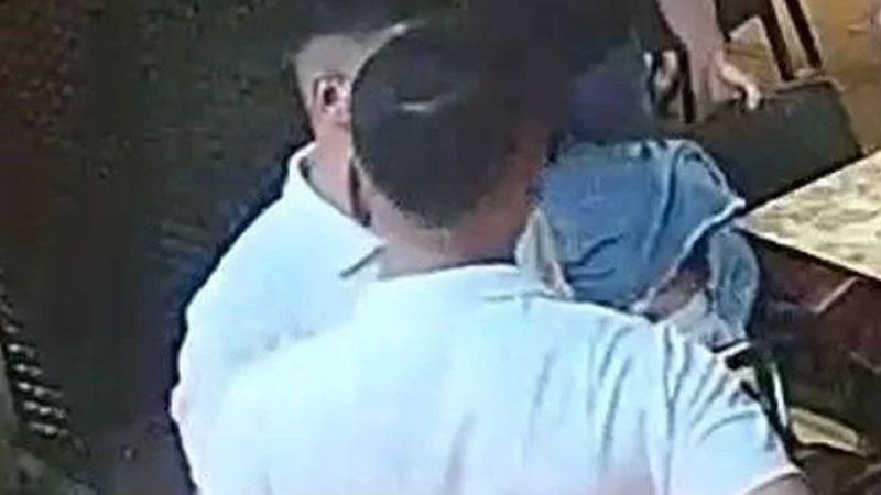 Pastanede tuvalet kavgası: Burnunu ısırarak kopardı