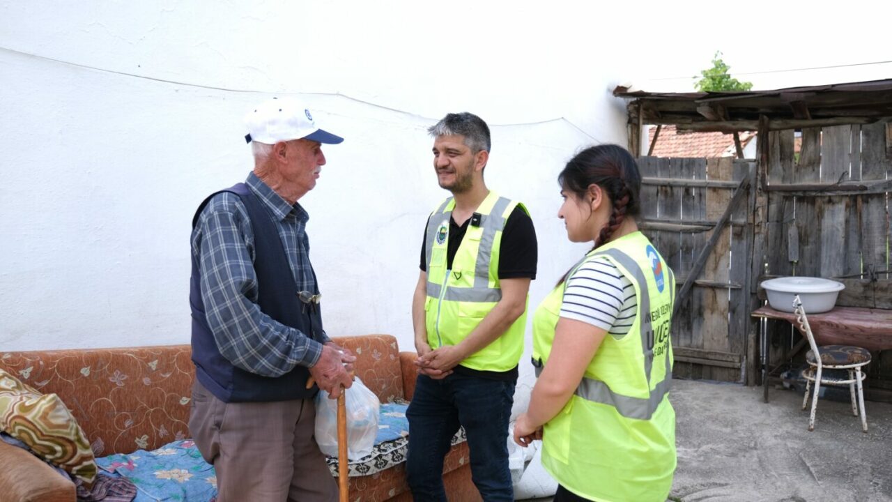 İnegöl Belediyesi’nden 365 gün sıcak yardım İnegöl Belediyesi’nden 365 gün sıcak yardım