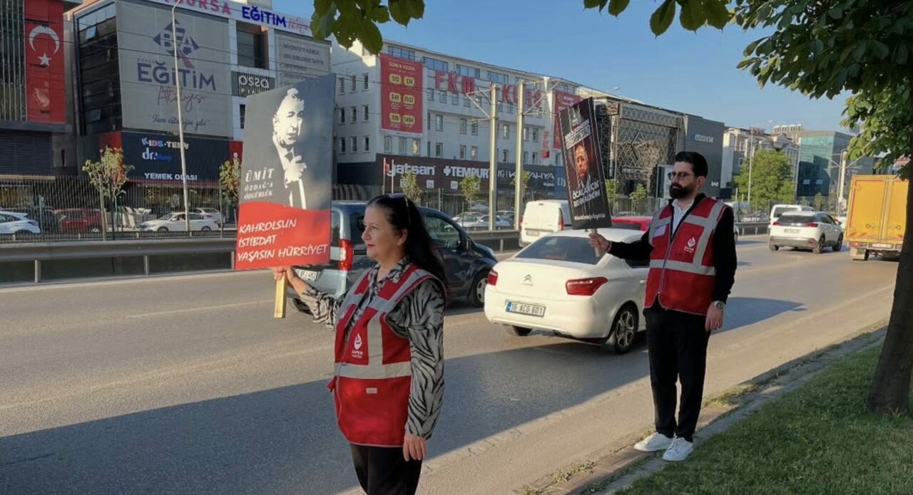 Silivri’deki Ümit Özdağ Bursa’daki sessiz eylemi örnek gösterdi!