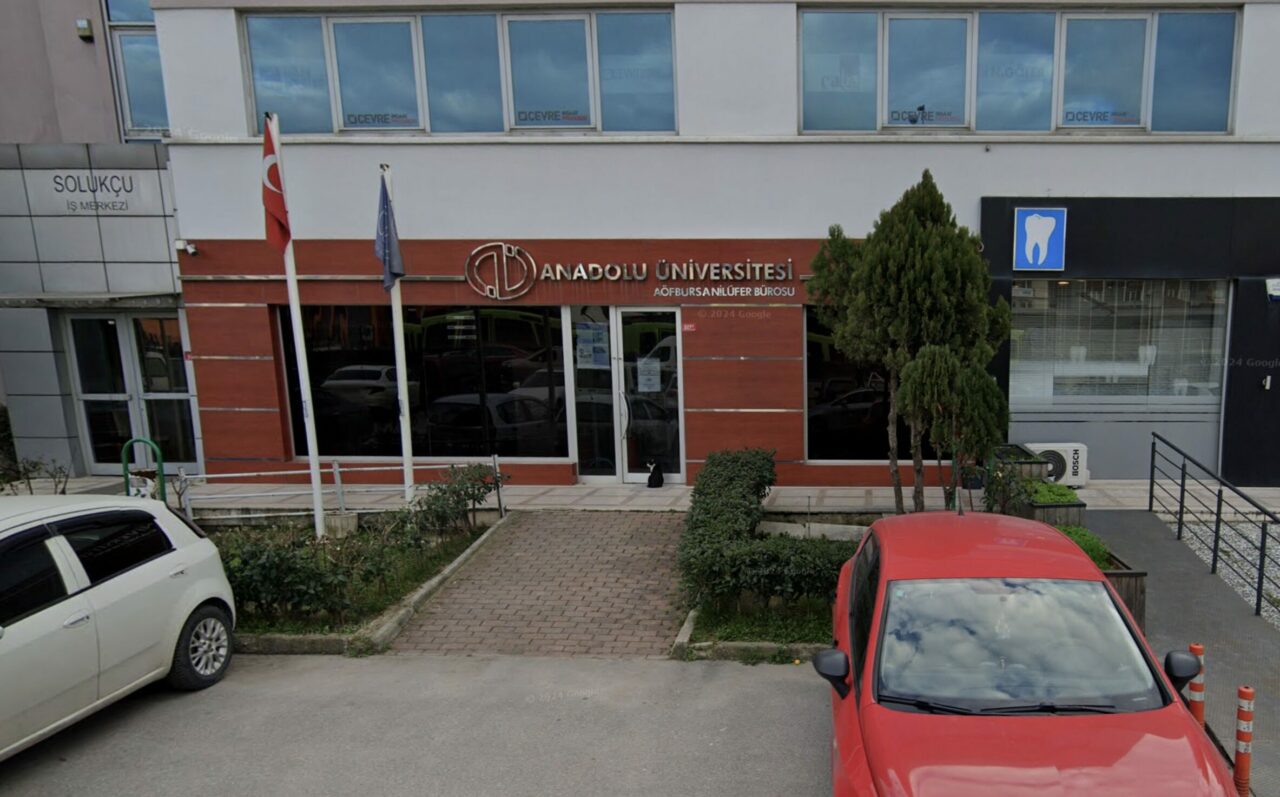 Bursa’da binlerce kişinin en az bir kez uğradığı bu büro kapanıyor Bursa’da binlerce kişinin en az bir kez uğradığı bu büro kapanıyor