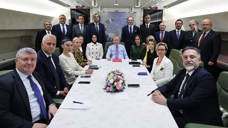 Cumhurbaşkanı Erdoğan Lahey dönüşü soruları yanıtladı: “Bu vahşet devam edemez”