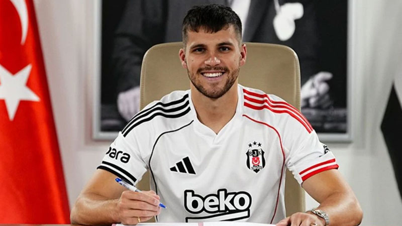 Transferde gece yarısı sürprizi