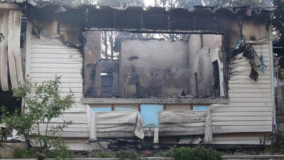 Hasar ortaya çıktı: Seferihisar’da yazlık evler küle döndü