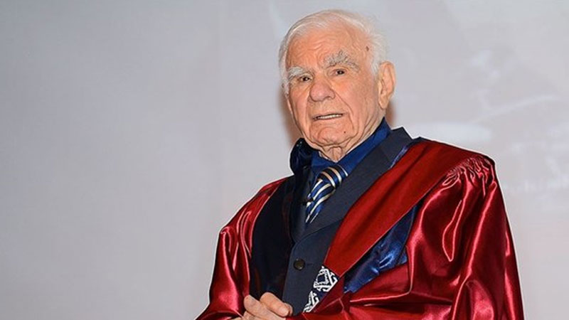 Türk tıbbının büyük kaybı: ‘Yüzyılın Cerrahı’ vefat etti Türk tıbbının büyük kaybı: ‘Yüzyılın Cerrahı’ vefat etti