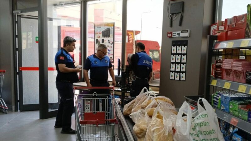 Bursa’da zincir marketlere ekmek cezası Gemlik Belediyesi Zabıta Müdürlüğü ekipleri, ilçedeki zincir marketlerde gerçekleştirdikleri denetimlerde,