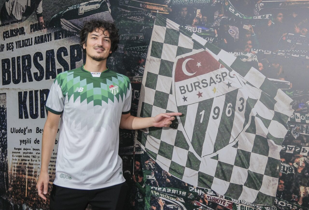 Bursaspor’da kaptan ile sözleşme yenilendi Bursaspor’da kaptan ile sözleşme yenilendi
