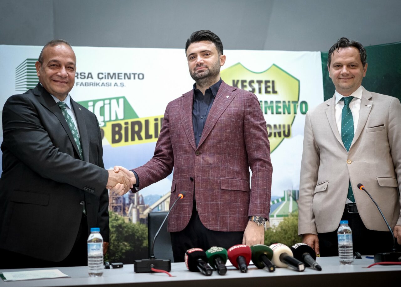 Bursa Çimento’dan Bursaspor’a destek! 5 yıllık anlaşma… Bursa Çimento’dan Bursaspor’a destek! 5 yıllık anlaşma…