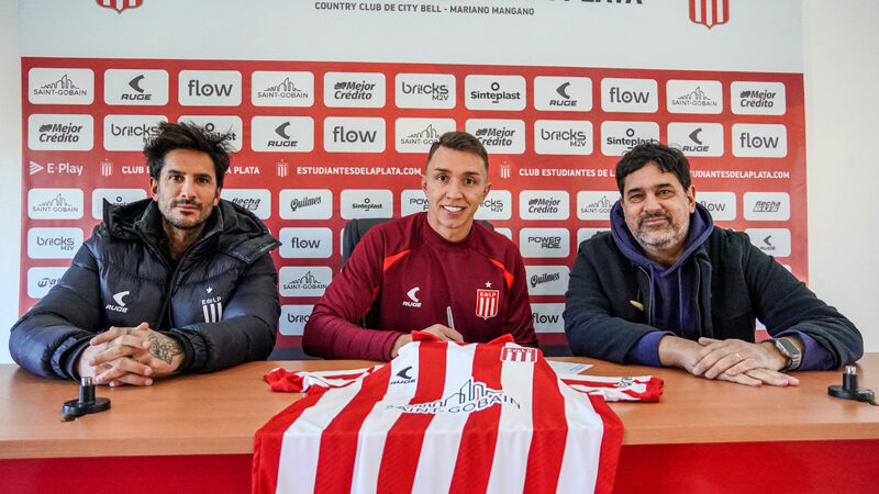 İşte Muslera’nın yeni adresi Galatasaray'ın eski kalecisi Fernando Muslera, Arjantin kulübü Estudiantes'e transfer oldu.