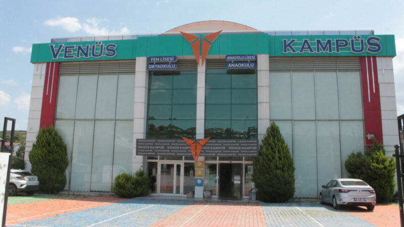 Başarı dolu güçlü bir eğitim yuvası; Venüs Kampüs Okulları Tan Okulları Özlüce Kampüsü, hem ilkokul hem de lise mezuniyet