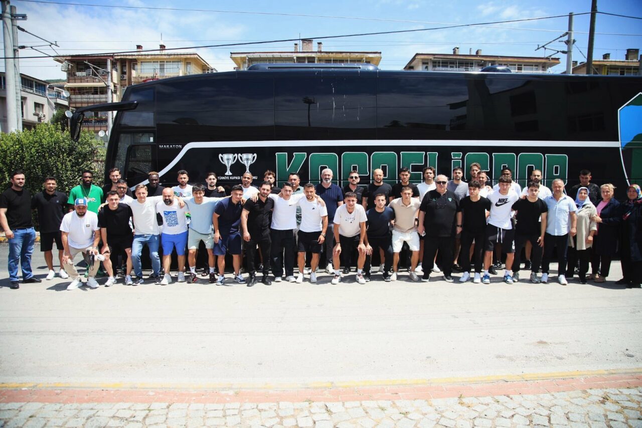 Bursaspor’da şampiyonluk yaşayan oyuncu Süper Lig ekibinin kadrosunda