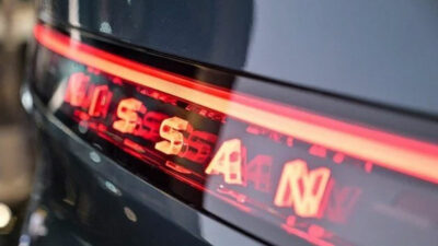 Otomobil deviydi, bakın ne satıyor?