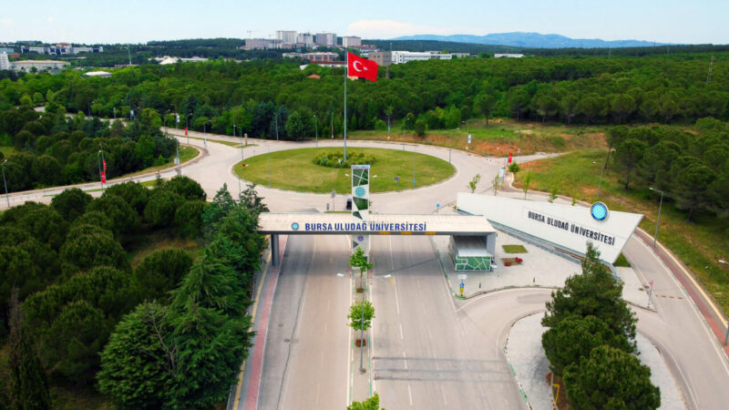 Bursa Uludağ Üniversitesi’nden uluslararası başarı Bursa Uludağ Üniversitesi (BUÜ), dünya genelindeki üniversitelerin akademik performanslarını değerlendiren