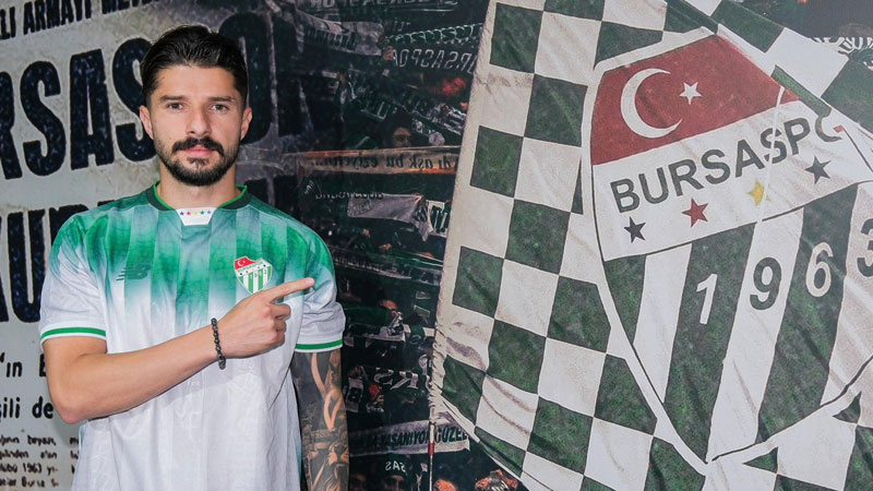 Bursaspor’da imzalar atıldı! İşte yeni transferden ilk poz Bursaspor’da imzalar atıldı! İşte yeni transferden ilk poz