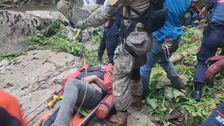 Bursa’da nefes kesen anlar! Helikopter destekli operasyonla kurtarıldı