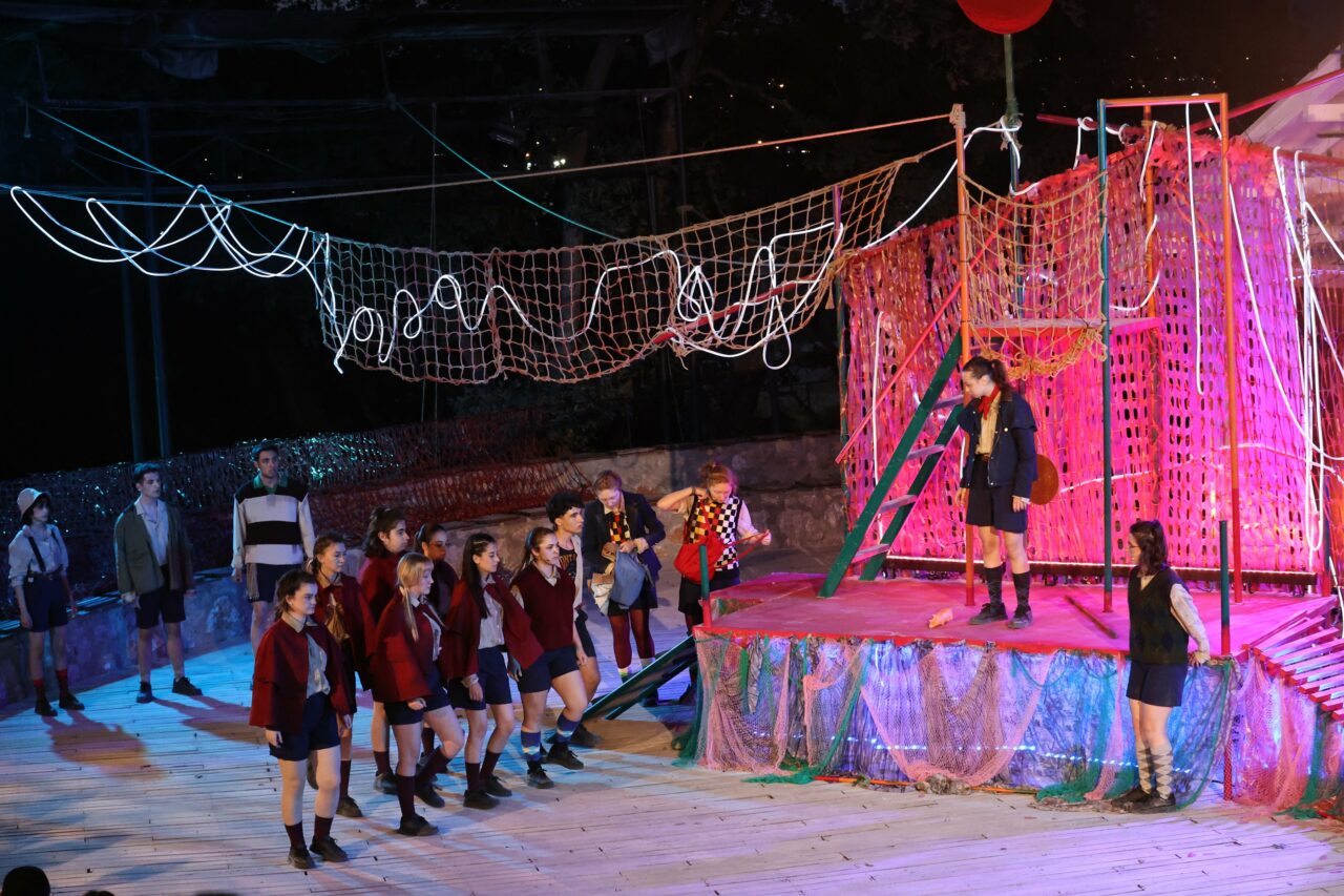 ‘Sineklerin Tanrısı’ prömiyerini yaptı ‘Sineklerin Tanrısı’ prömiyerini yaptı