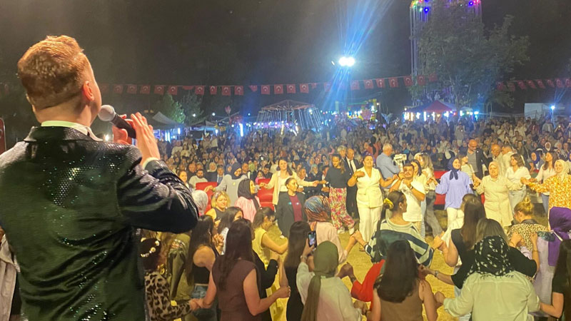 Bursa’da karnaval gibi bayram: O mahallede 156 yıllık gelenek sürüyor