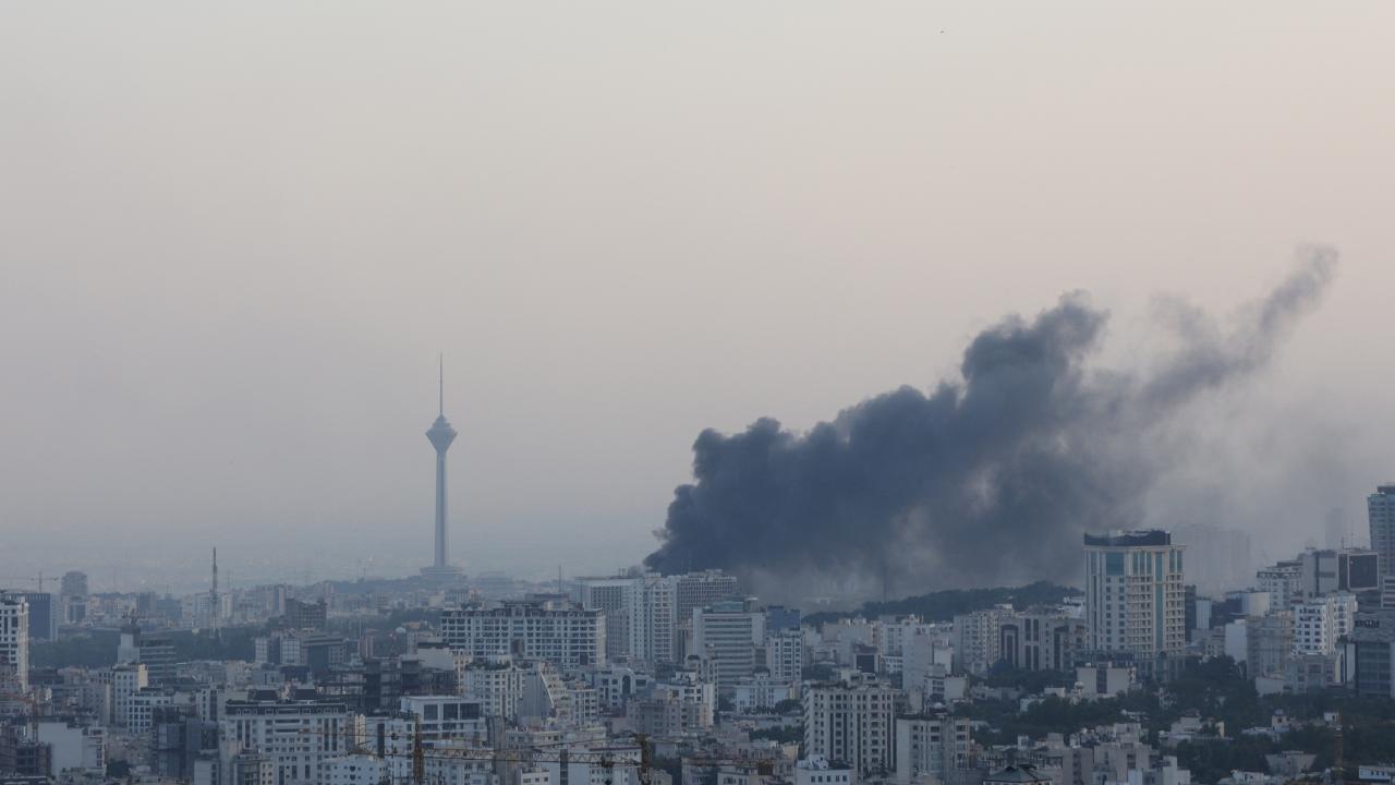 İsrail’den İran’a tehdit: Tahran’ın tamamını boşaltın İsrail’den İran’a tehdit: Tahran’ın tamamını boşaltın