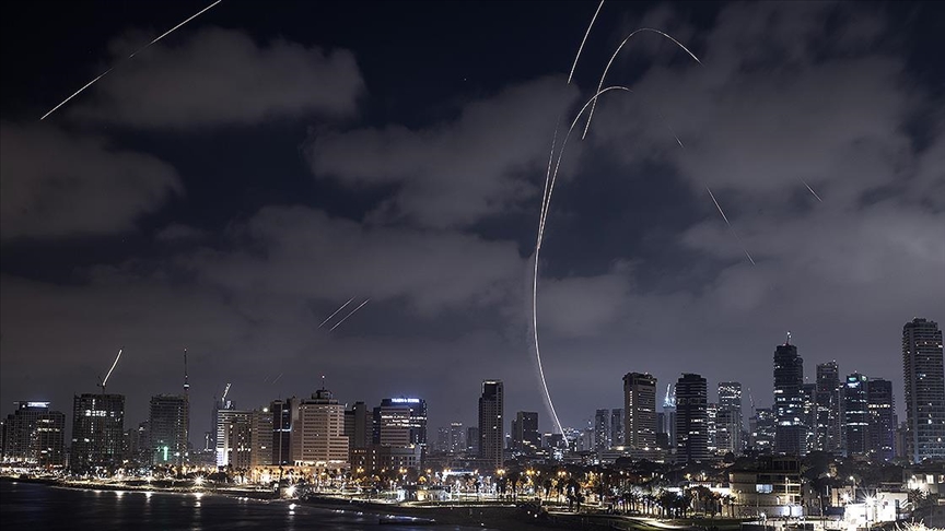 İsrail ordusu İran’dan füzeler ateşlendiğini duyurdu