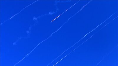 İran’dan İsrail’e yeni füze atışları