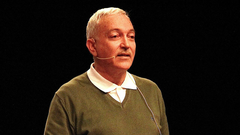 Ünlü tiyatrocudan acı haber