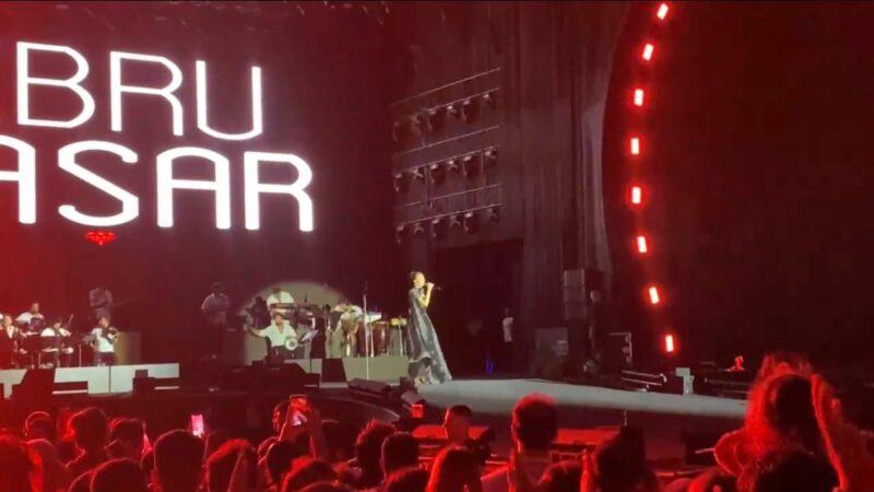 Bursa’da Ebru Yaşar rüzgarı Bursa'daki Türkiye Kültür Yolu Festivali kapsamında gerçekleşen konserlerin ilkinde sevilen