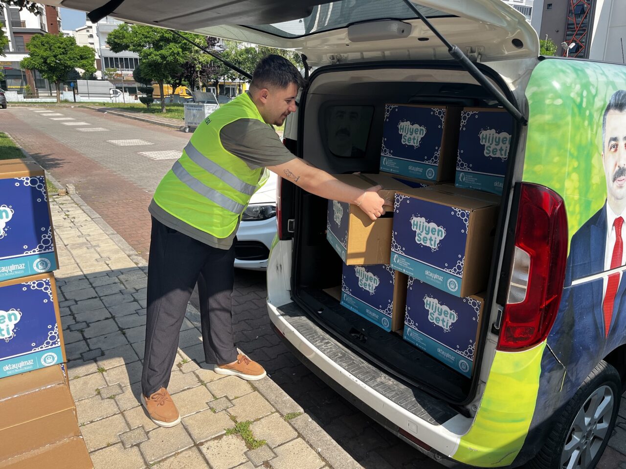 Yıldırım Belediyesi binlerce çocuk ve ailenin yüzünü güldürdü