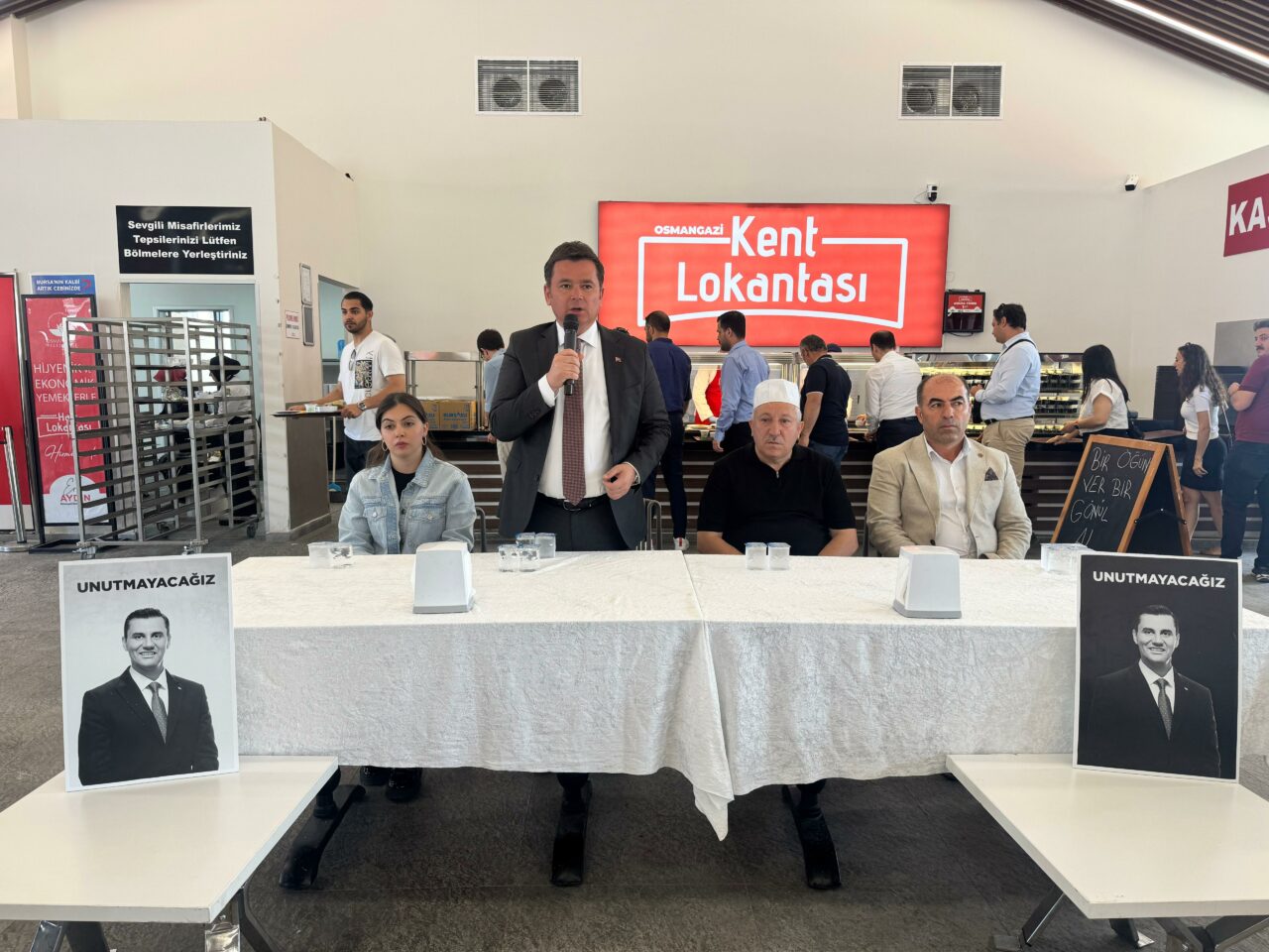 Osmangazi Belediyesi’nden Ferdi Zeyrek anısına yemek ikramı