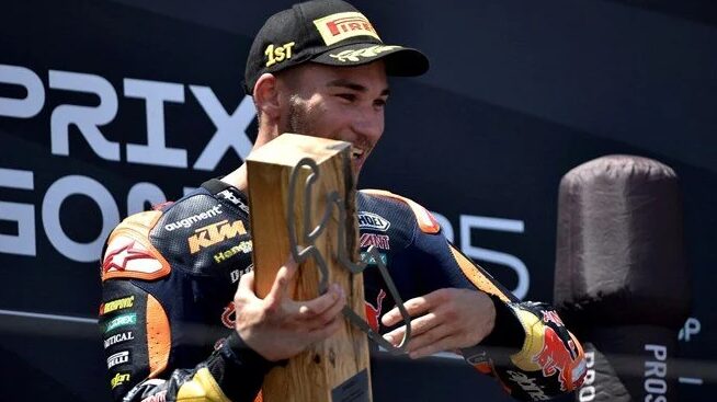 Milli motosikletçiden tarihi zafer Milli motosikletçiden tarihi zafer