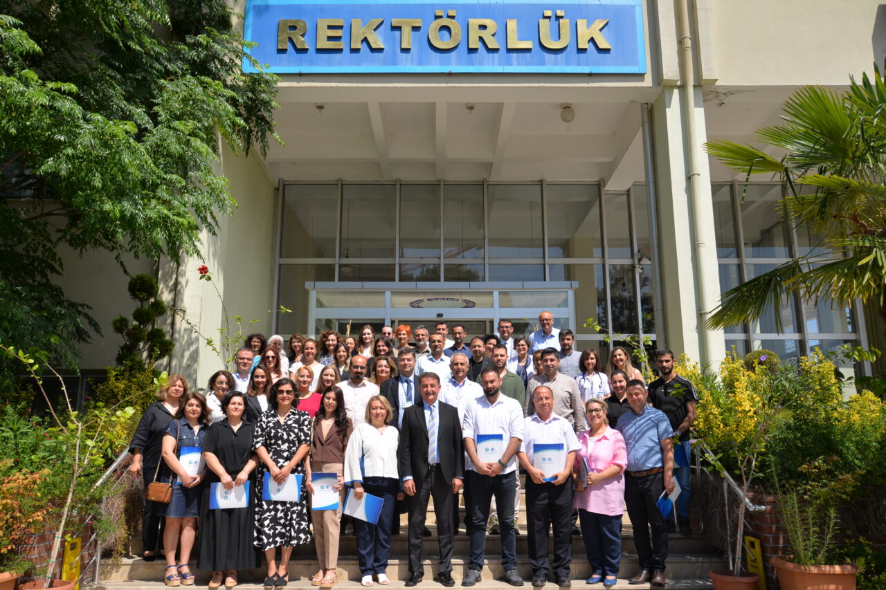 Bursa Uludağ Üniversitesi’den başarılı akademisyenlere ödül Bursa Uludağ Üniversitesi’den başarılı akademisyenlere ödül