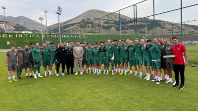 Bursaspor’a Erzurum’da tatlı ziyaret