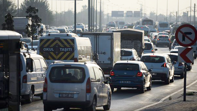 Bursa’da trafiğin yoğun olduğu bölgeye dikkat çeken öneri Bursa’da trafiğin yoğun olduğu bölgeye dikkat çeken öneri