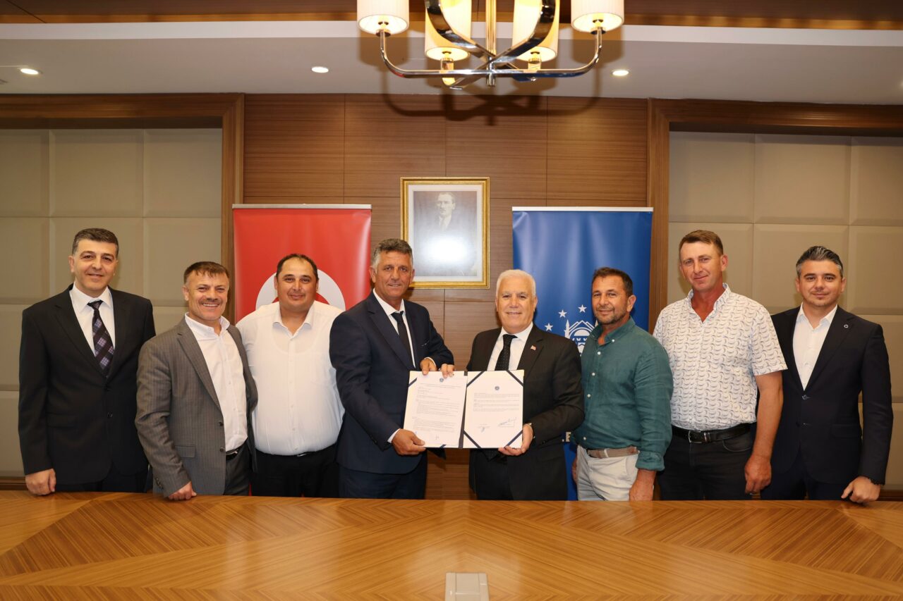 Bursalı üreticiye Büyükşehir’den ekipman desteği