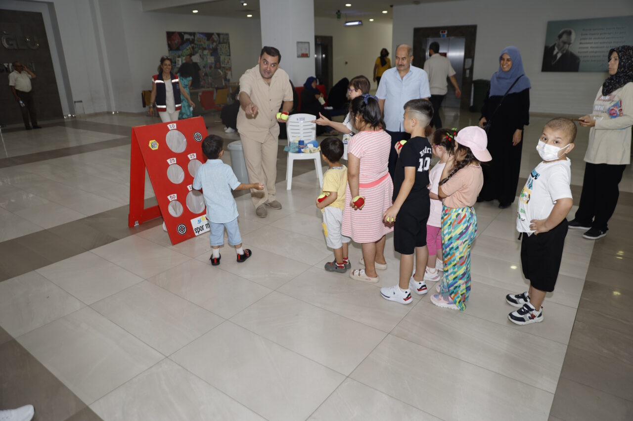 Büyükşehir’den lösemi tedavisi gören çocuklara moral