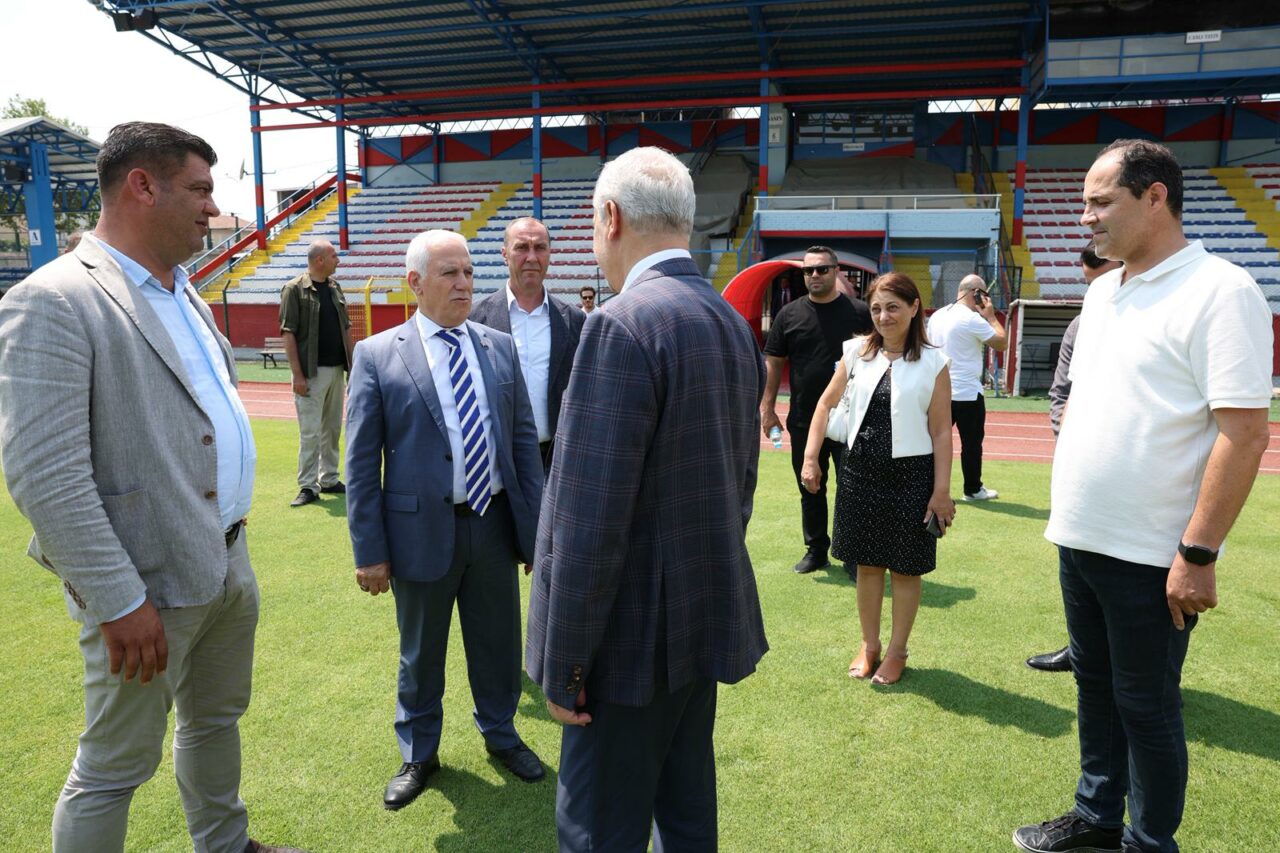 Bursa’daki o stat sil baştan yenilendi