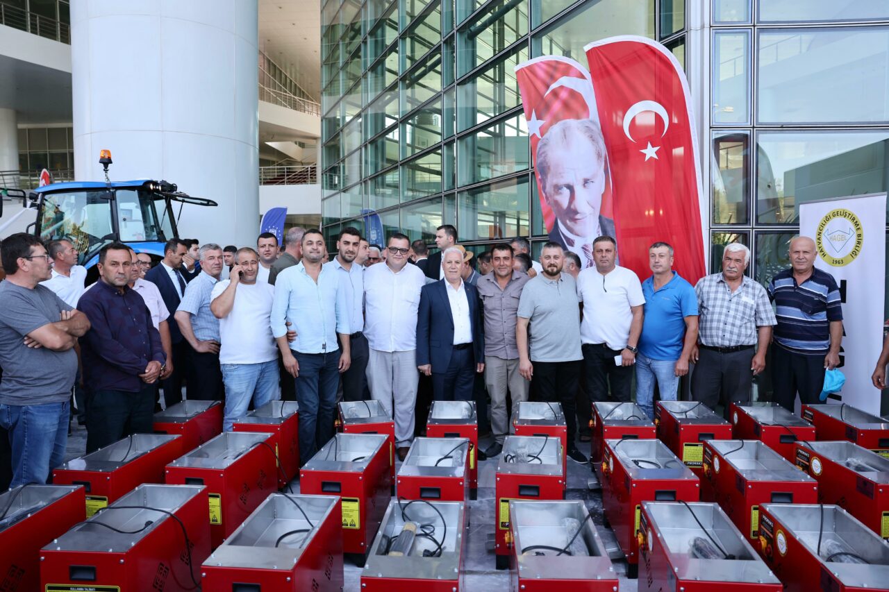 Bursa Büyükşehir’den kırsal mahallelere destek